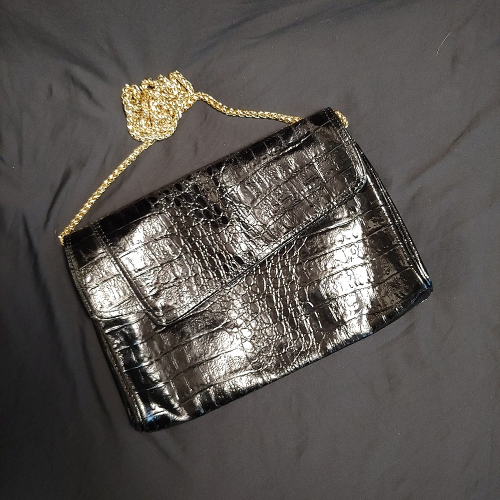 Vintage clutch or chain purse